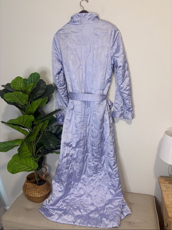 Vintage Lavender Quilted Satin Robe with Belt - Picture 4 of 4